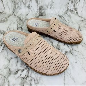 Earth Origins Aurora Jessica Suede Clog 8 wide